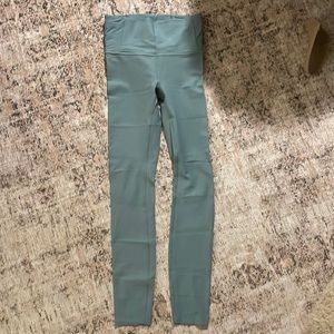 Lululemon compression legging size 6